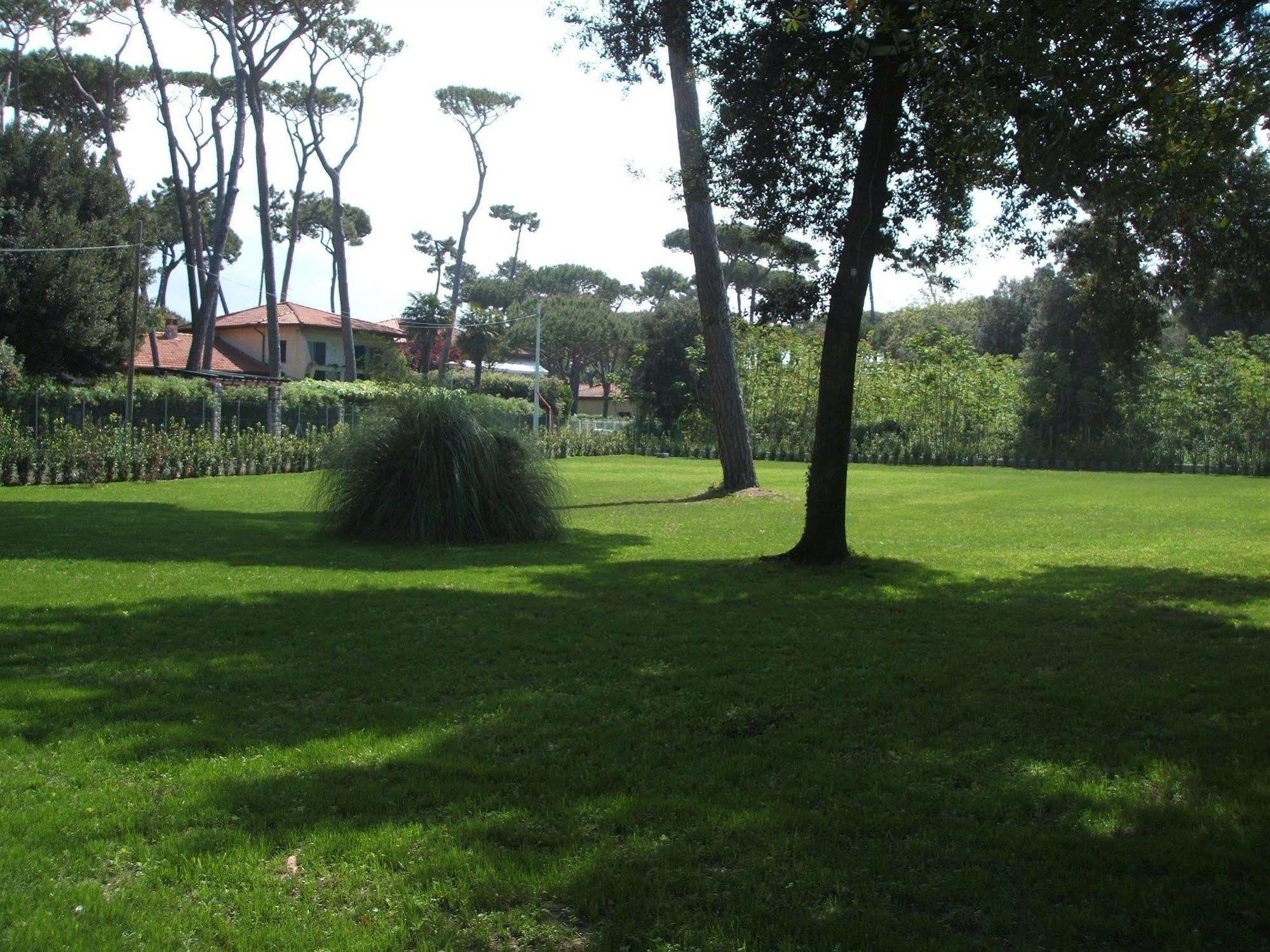 Hotel Astor Victoria Forte dei Marmi Exterior foto